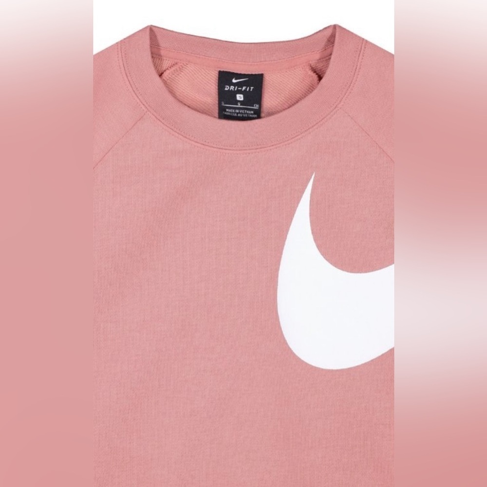 Nike Sportswear Dry Versa Top in Rose - Picture 4 of 5